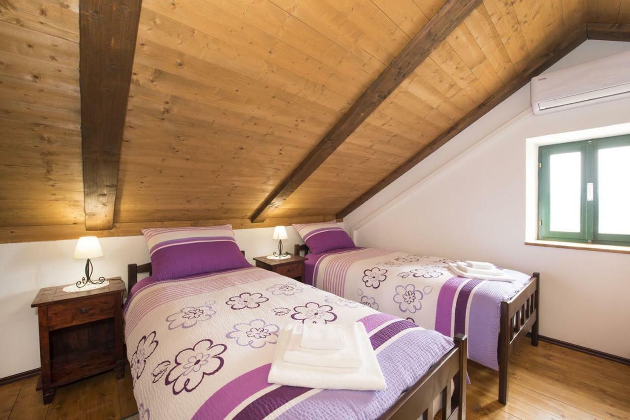 Villa Cetina Milasi Exteriör bild