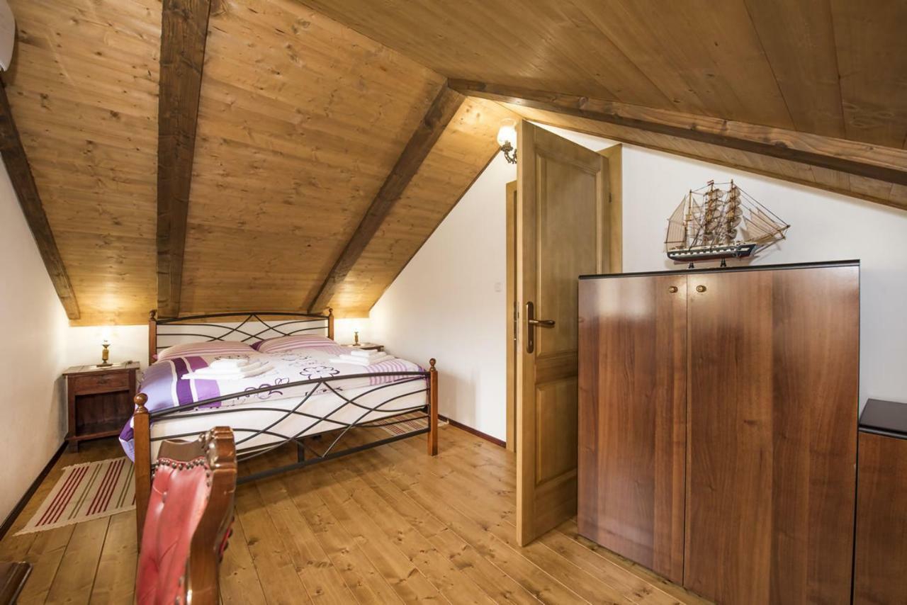 Villa Cetina Milasi Exteriör bild