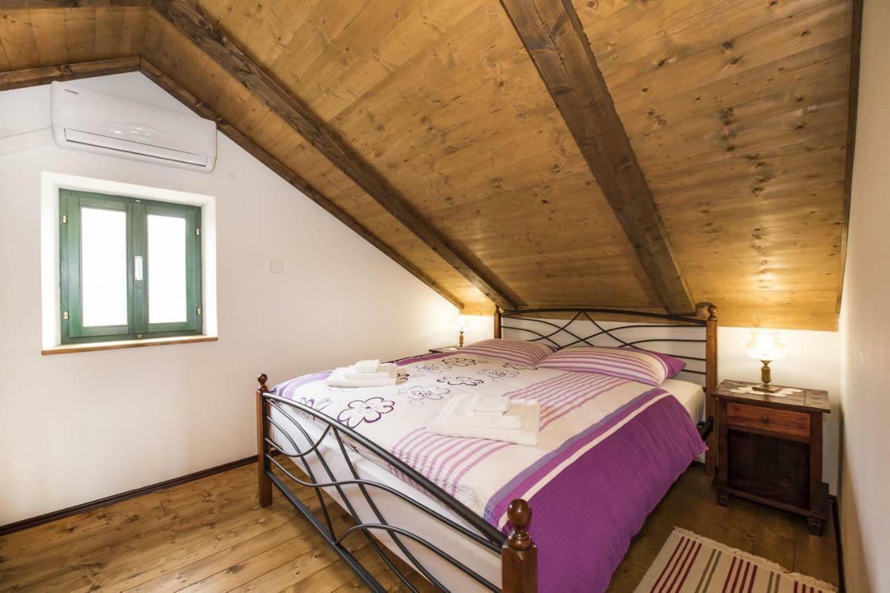 Villa Cetina Milasi Exteriör bild