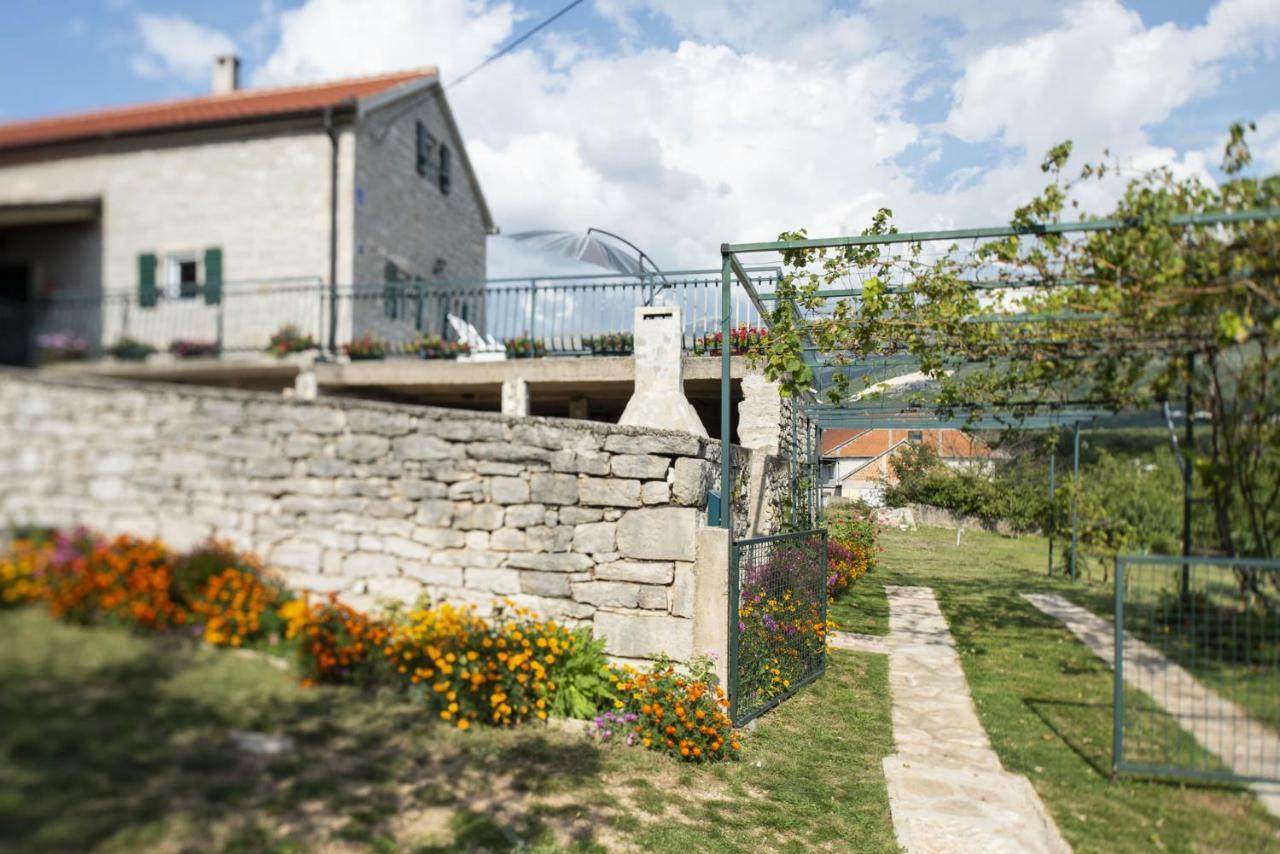 Villa Cetina Milasi Exteriör bild